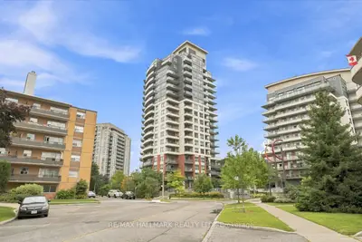 25 Fontenay Court 905, Toronto, On M9a 0c4