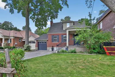 21 Cumberland Drive, Mississauga, On L5g 3m7