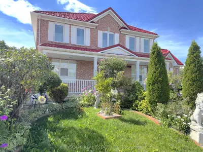 24 Eastway Street, Brampton, On L6s 0a4