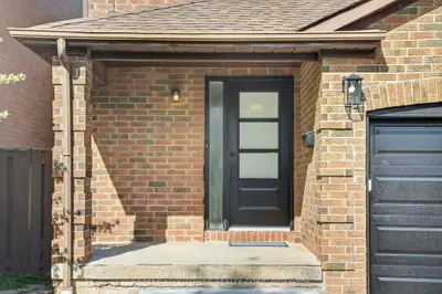 4353 Sawmill Valley Drive, Mississauga, On L5l 3l3