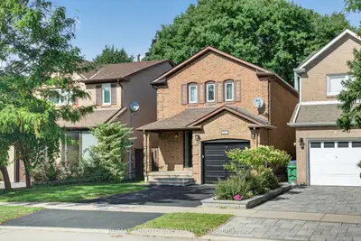 4353 Sawmill Valley Drive, Mississauga, On L5l 3l3