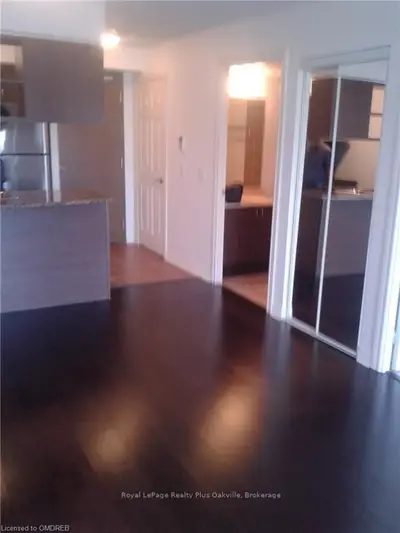 2365 CENTRAL PARK Drive 206, Oakville, ON L6H 0C7