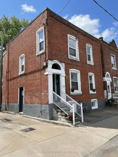 740 Lansdowne Avenue, Toronto, On M6h 3y8