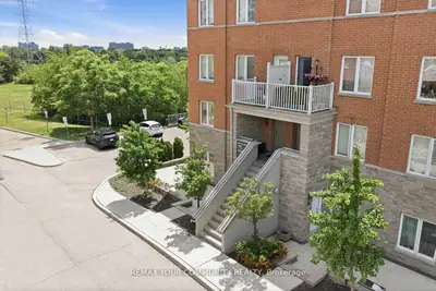 35 Richgrove Drive #204, Toronto, On M9r 0a3