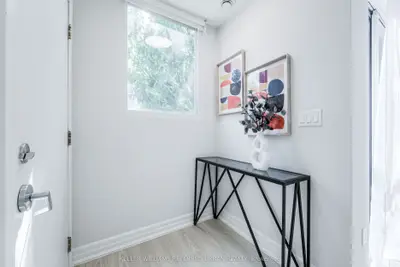 370 Wallace Avenue 802, Toronto, On M6p 3p2