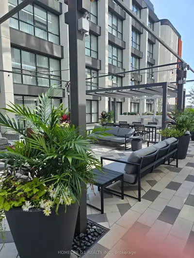 998 Martin Grove Road 127, Toronto, On M9w 4v8
