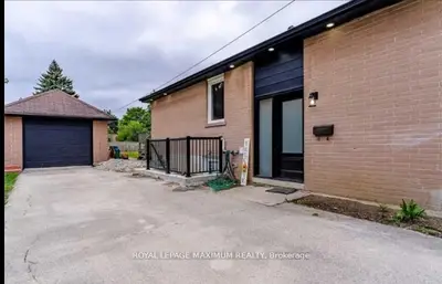 8 Lawrence Crescent Upper Level, Brampton, On L6w 2p3