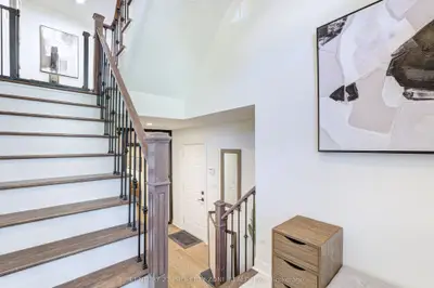 89 Milton Street, Toronto, On M8y 2y1