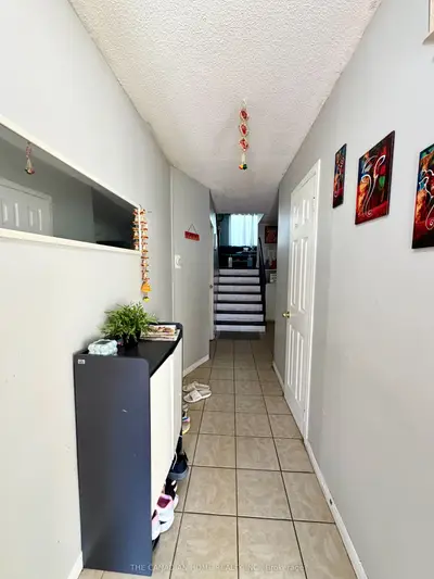 15 Hinchley Wood Grove, Brampton, On L6v 3m4