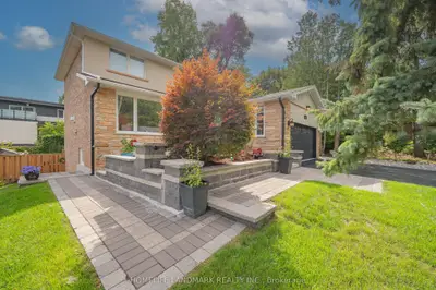 21 Bearwood Drive, Toronto, On M9a 4g5