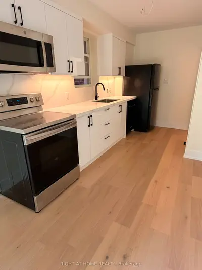 3384 Lake Shore Boulevard W 102, Toronto, On M8w 1m9