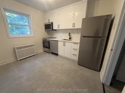 3384 Lake Shore Boulevard W 203, Toronto, On M8w 1m9