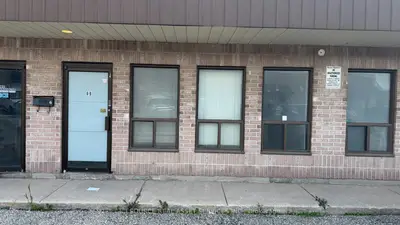 18 Strathearn Avenue B-south Unit # 6, Brampton, On L6t 4x8