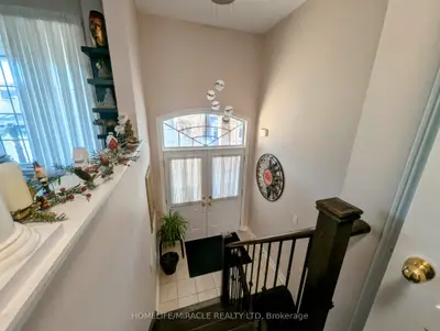 20 Addiscott Street, Brampton, On L6r 0x8
