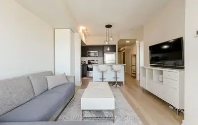 2212 Lake Shore Boulevard W 2209, Toronto, On M8v 1a4