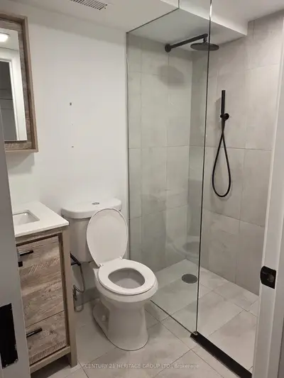 60 Fuller Avenue Lower Level, Toronto, On M6r 2c3