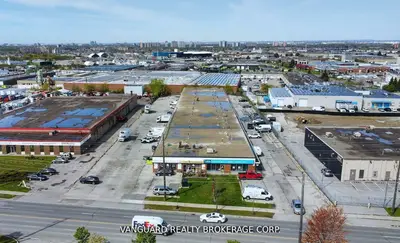 90 Signet Drive 7, Toronto, On M9l 1t5