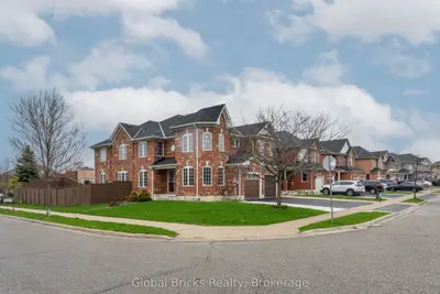 60 Dwyer Drive, Brampton, On L6s 6l2