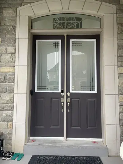 11 Hertonia Street, Brampton, On L6p 4e6