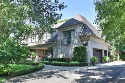 541 Arrowhead Road, Mississauga, On L5h 1v5