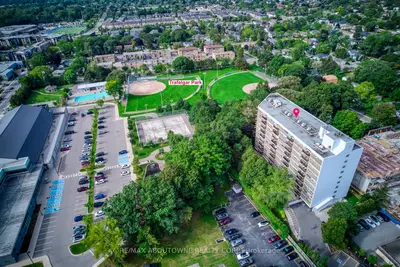 212 Kerr Street 906, Oakville, On L6k 3b1