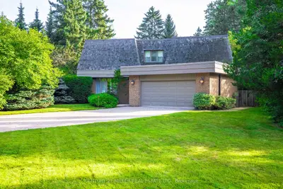16 Colonial Crescent, Oakville, On L6j 4k9