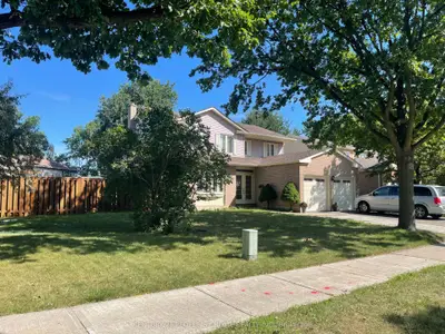 6063 Farmstead Lane, Mississauga, On L5n 2y9