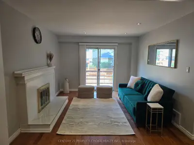 6063 Farmstead Lane, Mississauga, On L5n 2y9