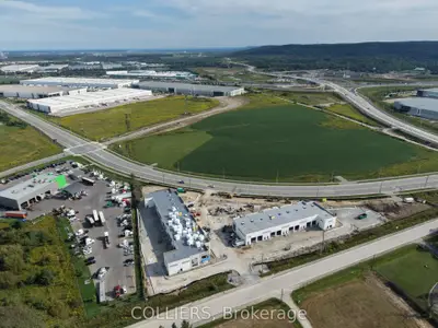 3533 James Snow Parkway N Opt 2, Milton, On L9t 2x7
