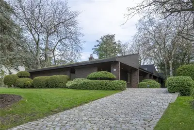 1168 Carey Road, Oakville, On L6j 2e4