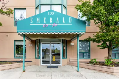 135 Hillcrest Avenue 903, Mississauga, On L5b 4b1