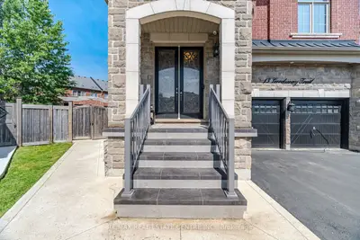 13 Goodsway Trail, Brampton, On L7a 4a4