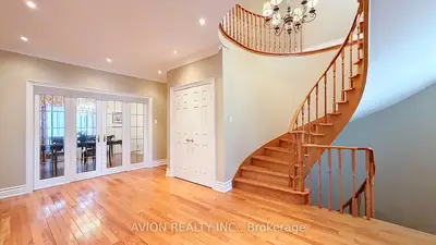 2068 Nipigon Drive, Oakville, On L6h 4g2