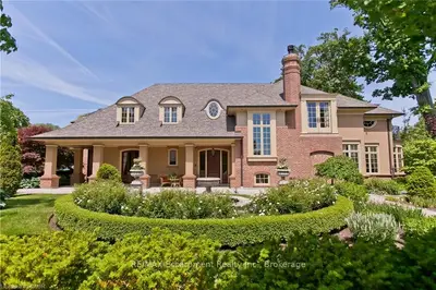 1081 Argyle Drive, Oakville, On L6j 1a9