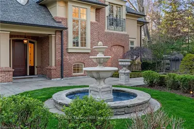 1081 Argyle Drive, Oakville, On L6j 1a9