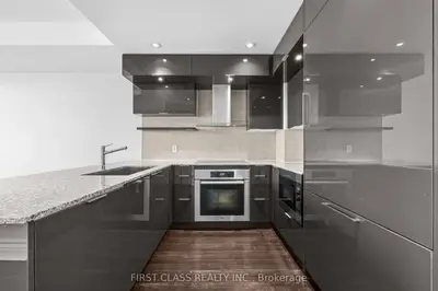 16 Brookers Lane Ph3, Toronto, On M8v 0a5