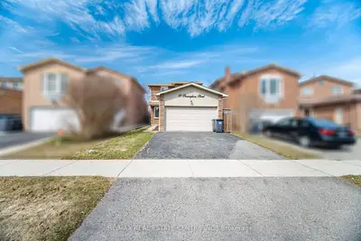 11 Sheringham Street, Brampton, On L6z 2p5