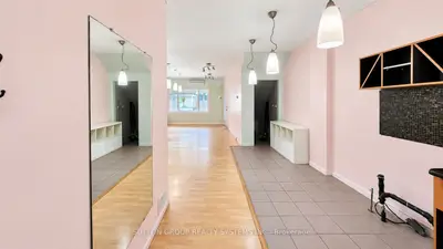 1986 Davenport Road Main Floor, Toronto, On M6n 1c4