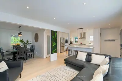32 Castlebar Road, Toronto, On M8z 2j5