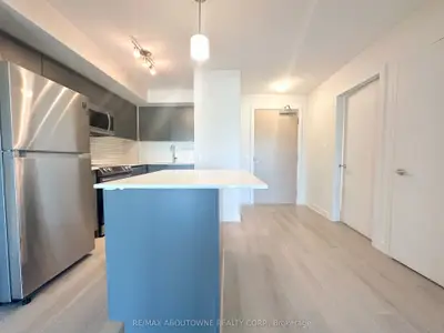 3385 Dundas Street W 311, Toronto, On M6s 2s2