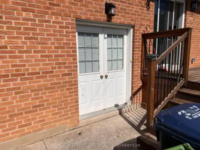 30 Norbert Crescent Lower, Toronto, On M9c 3j9