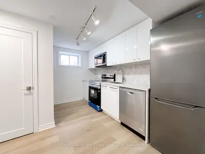20 Silvercrest Avenue Bsmt, Toronto, On M8w 2s4