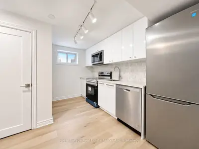20 Silvercrest Avenue Bsmt, Toronto, On M8w 2s4