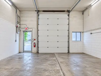10 Jenet Avenue, Toronto, On M6h 1r4