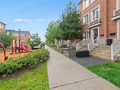 48 Odoardo Di Santo Circle, Toronto, On M3l 0e7