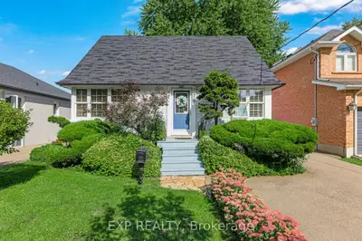 79 Shaver Avenue N, Toronto, On M9b 4n6