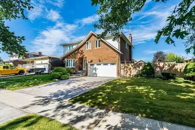 671 Louis Drive, Mississauga, On L5b 2v4
