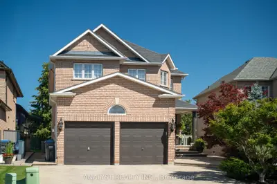 216 Waterbury Street, Caledon, On L7e 2h9