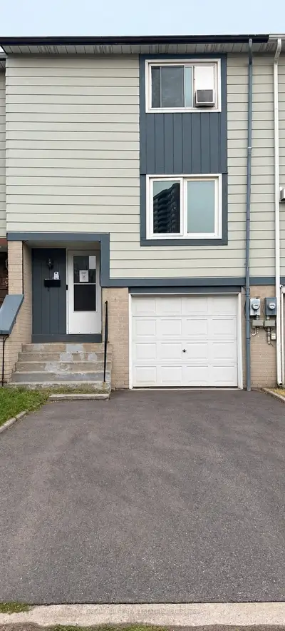 40 Hoskins Square, Brampton, On L6s 2n6