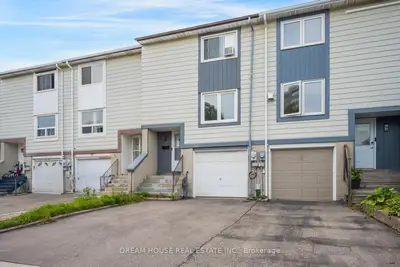 40 Hoskins Square, Brampton, On L6s 2n6